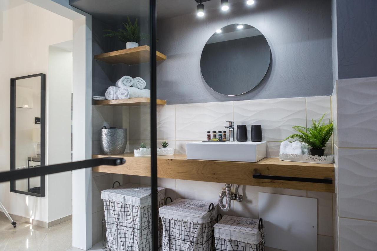 New Gate Break Apartment *